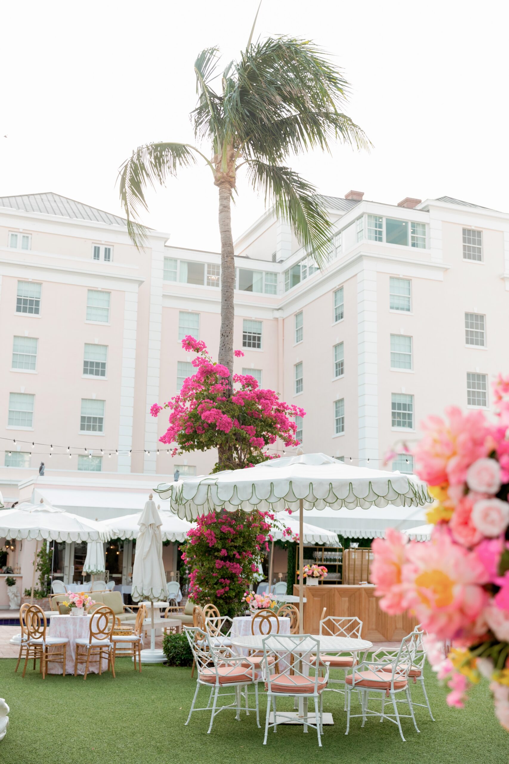 Cocktail Hour on the Lawn at The Colony Hotel